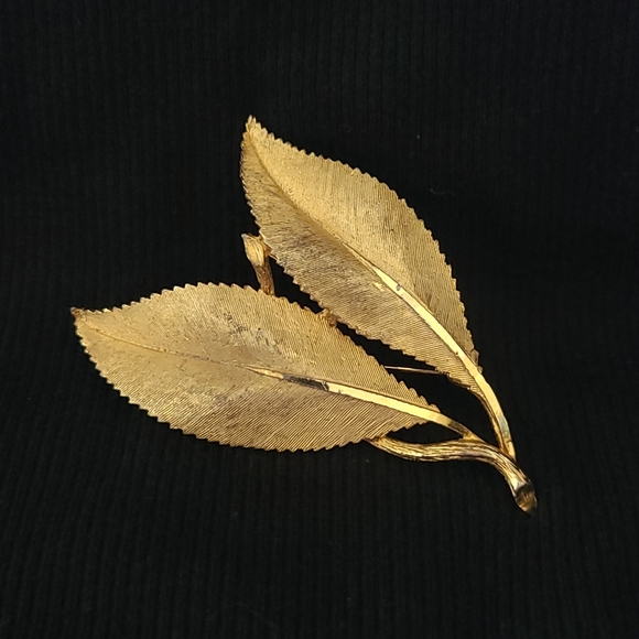 Vintage BSK Double Gold Plated/Filled Leaf Shape Brooch - Picture 1 of 8